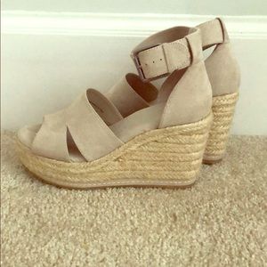 Nude wedges